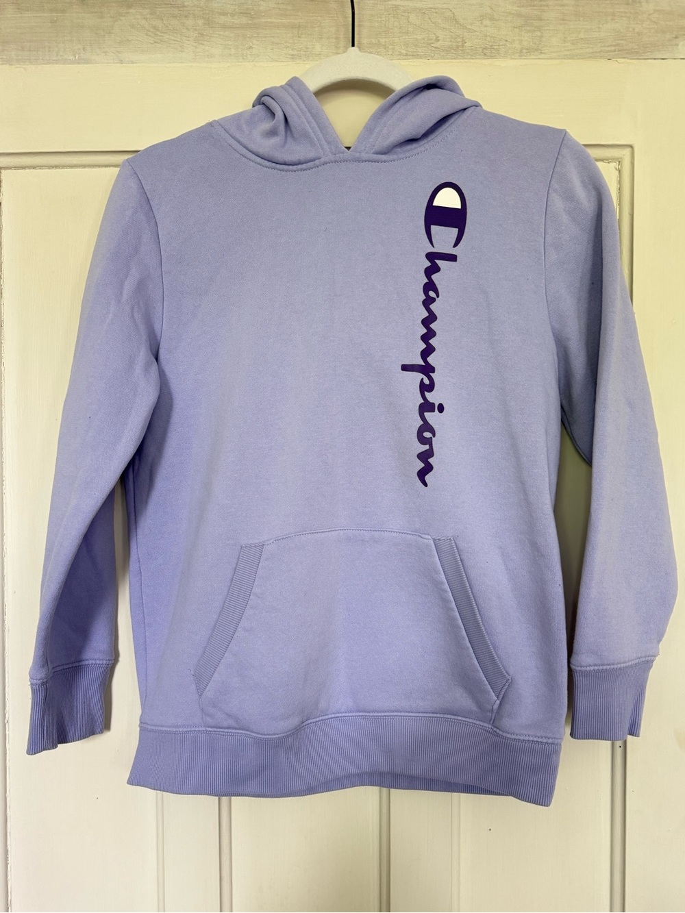 Champion | Hooded Logo Sweatshirt w/ Kangaroo Pocke | | Lavender | Size XL girl